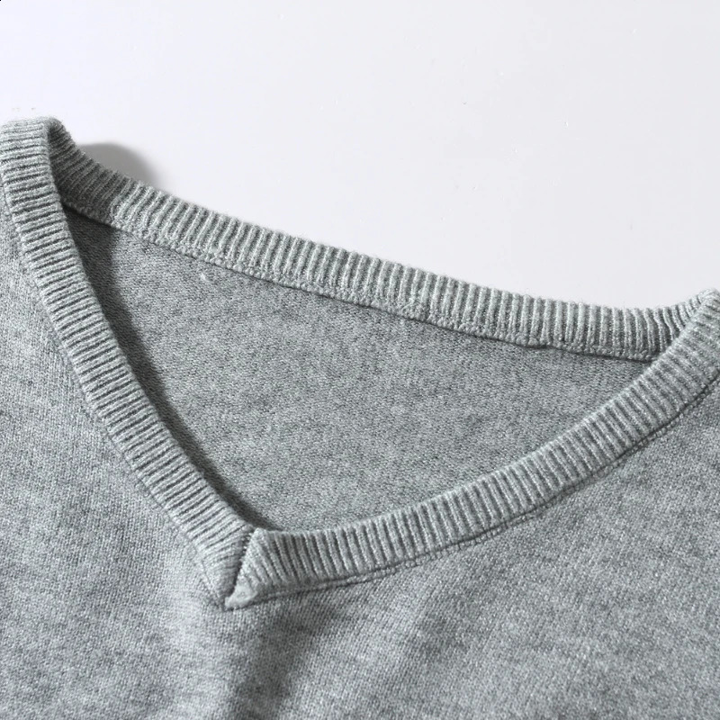 Mens Vneck Solid Color Elastic Puller Suitable for Autumn and Winter Warm Knitted Sweaters Large Styles 240821