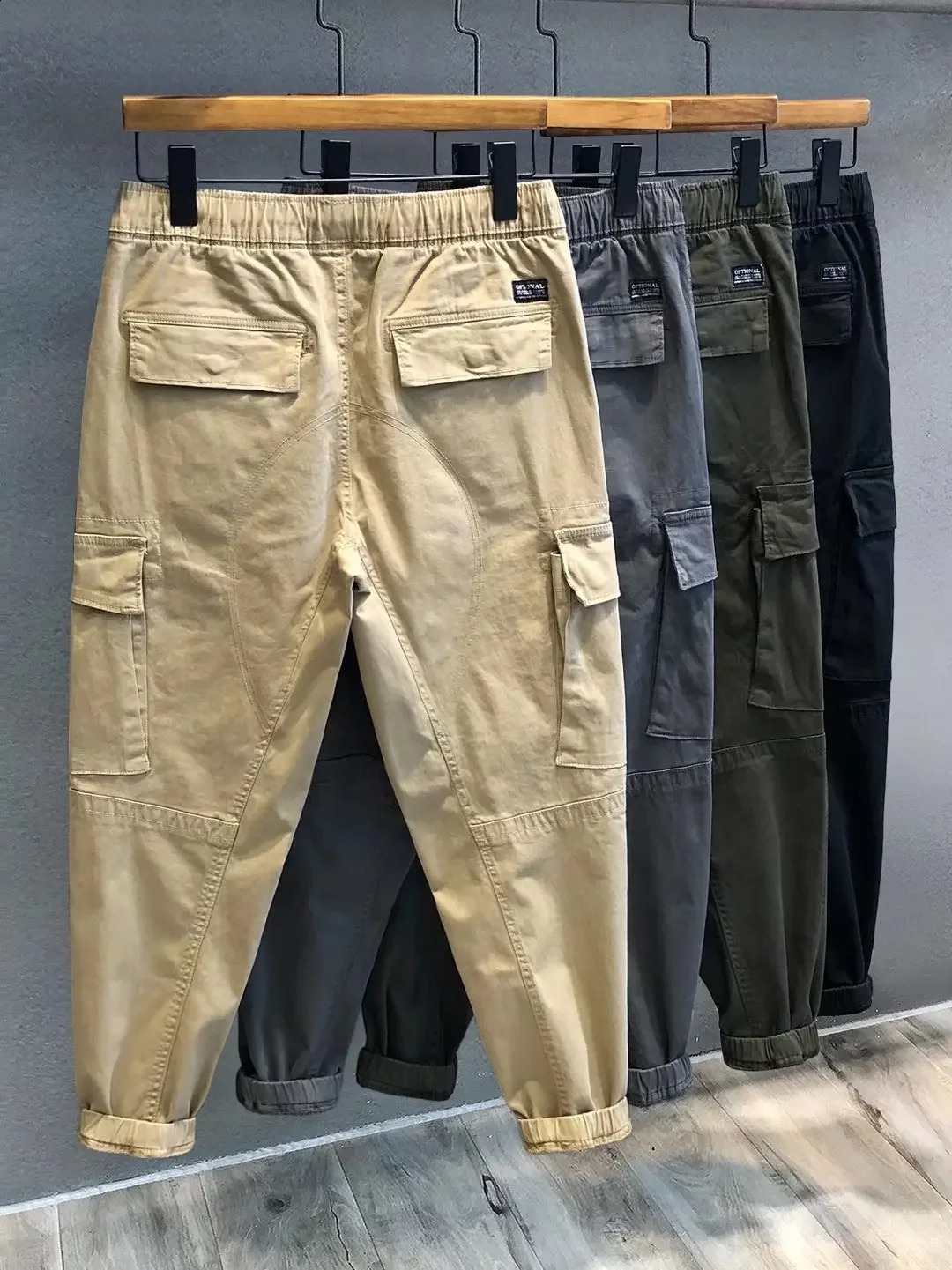 Durable and loose fitting mens construction workers ground crew spring autumn casual pants labor protective 240821