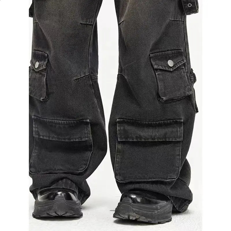 Dark gray vintage hiphop multi-pocket wide-leg jeans mens fashion trend loose straight leg mopping high-waisted jeans mens y2k 240821