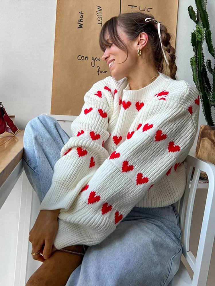 Cute crochet Love Shape knitted pullout womens autumn Oneck long sleeved sweater street chic jumper 240821