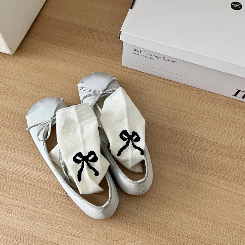 Women Socks Sweet Bow Female Japanese Solid Color Black And White Gray Gentle Girls Versatile Cute Ballet Tube