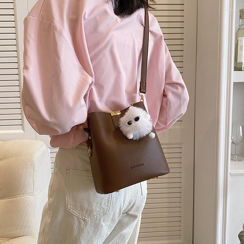 Free Shipping Bag Spring And Summer 2024 Vintage Commuter Bucket Niche Casual Crossbody Shoulder Fashionable Small For Women Designer Bag Luxury Bag T