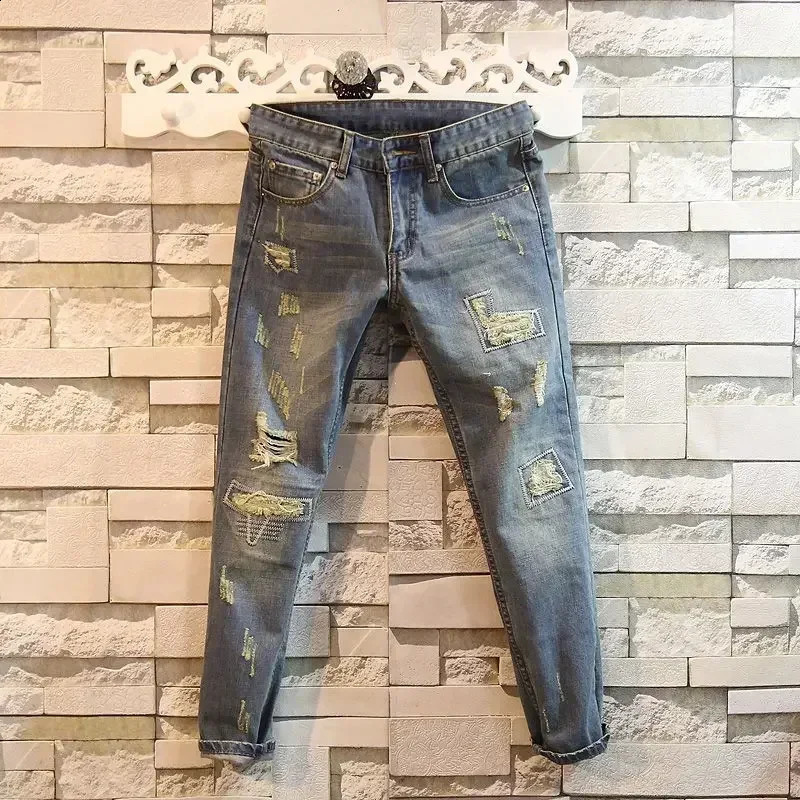 Mens Jeans Cropped Trousers with Holes Man Cowboy Pants Slim Fit Skinny Broken Tight Pipe Torn Ripped Korean Autumn Denim 240821