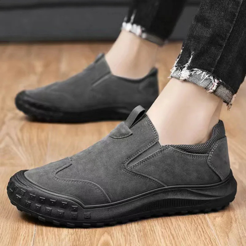 Fashionable mens sports shoes durable outdoor walking shoes casual sliding hiking shoes spring and autumn anti slip soft mens shoes 240821