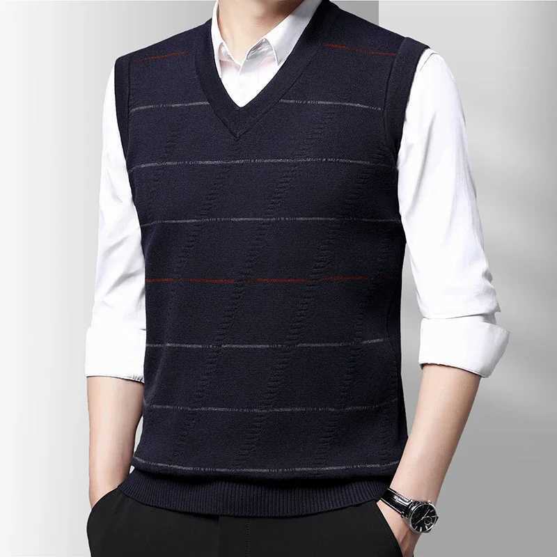 Mens Thickened Casual Sweater Tank Top Autumn and Winter Warm Mens VestXJ241221