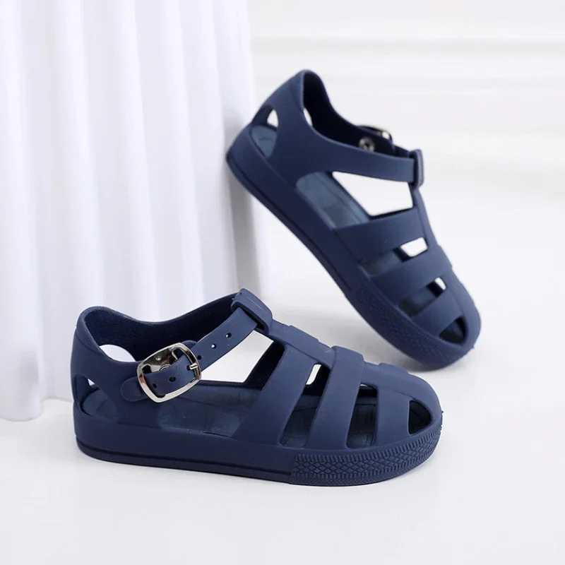 Girls sandals fashionable breathable anti slip childrens shoes toe caps walking shoes 2023 summer childrens sandals beach shoes W240821