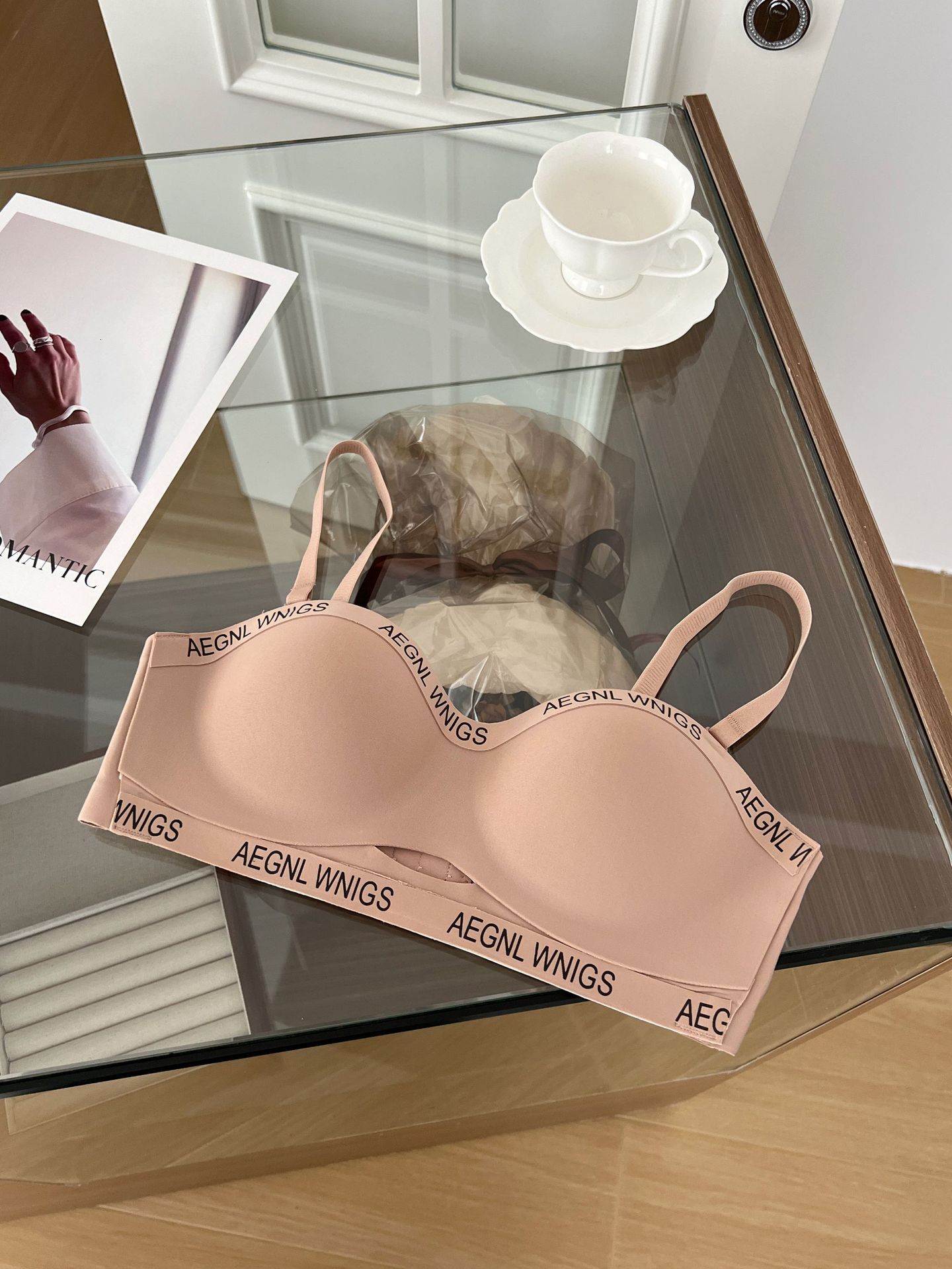 Strapless strapless for women in summer, slip and gathering, small chest display, large upper support, anti sagging, invisible text bra dongdumaoyi do
