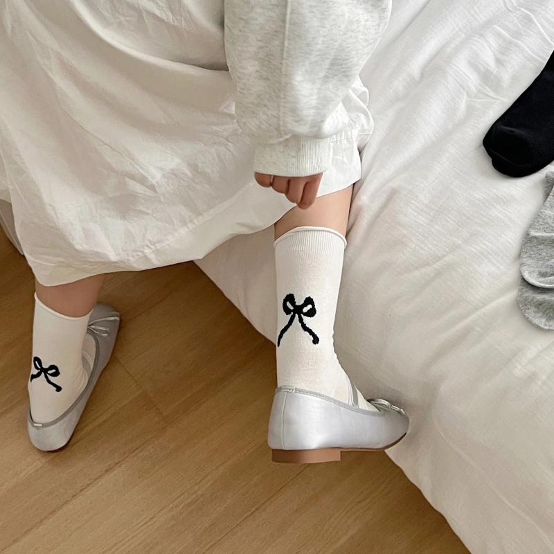 Women Socks Sweet Bow Female Japanese Solid Color Black And White Gray Gentle Girls Versatile Cute Ballet Tube