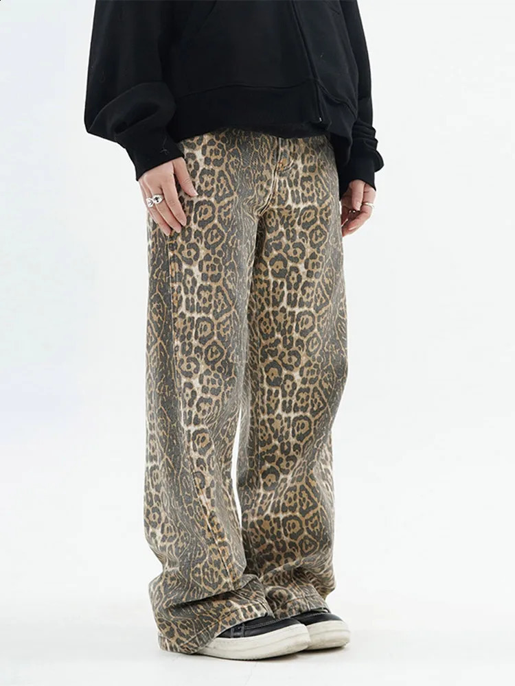 Trendy Leopard Print Wide Leg Jeans For Male Casual High Waist Button Straight Trousres Autumn Street Mens Pants Shorts 240821