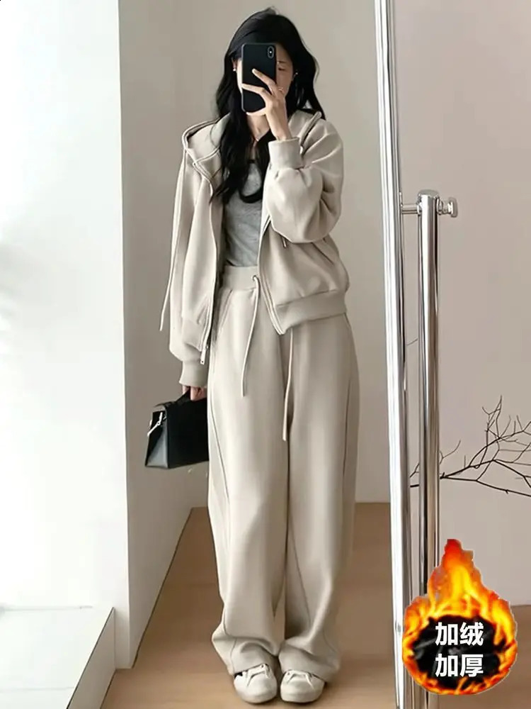 Autumn and winter Korean version womens set fashionable hooded topcasual wide leg pants two-piece running suit trendy 240820