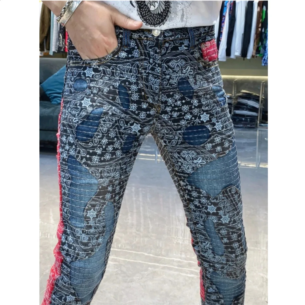Mens Trendy Contrast Black Red Irregular Patch Pants Fashion Paisley Print Trousers TOP Stitching Embroidery Slim Fit Jeans 240821