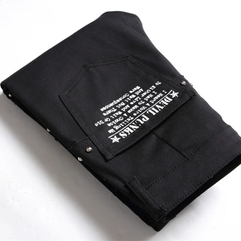 Korean Fashion Red Plaid Patchwork Punk Rivet Men Slim Jeans Trousers Skull Letters Print Hip Hop Chain Denim Pants Spodnie 240821