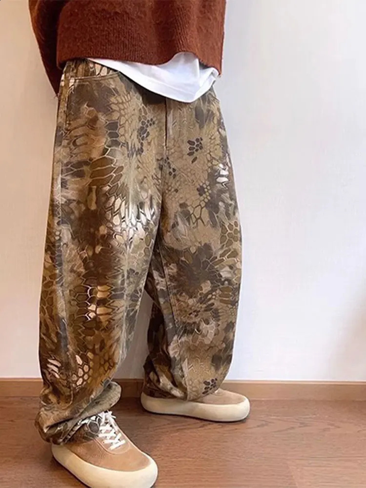 Spring Autumn Vintage Serpentine Print Camouflage Pants Mens Loose Casual Wide Leg Jeans Male Trend Retro Streetwear 240821
