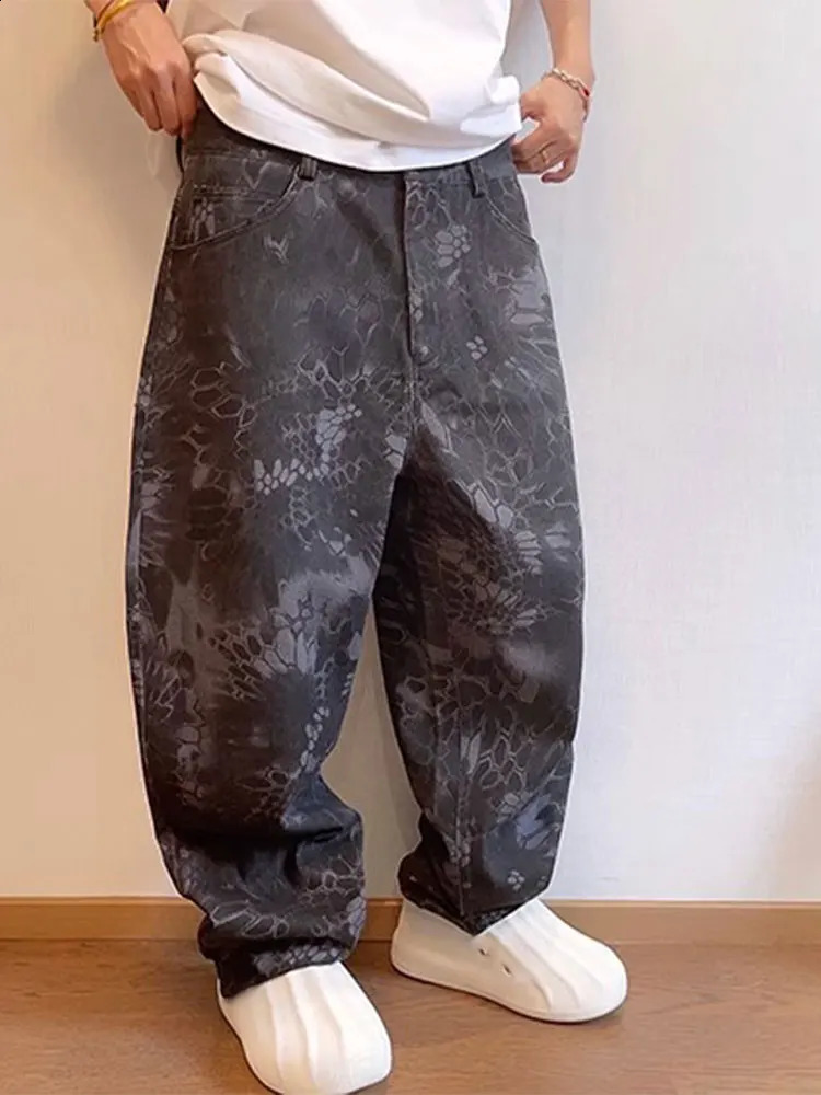Spring Autumn Vintage Serpentine Print Camouflage Pants Mens Loose Casual Wide Leg Jeans Male Trend Retro Streetwear 240821