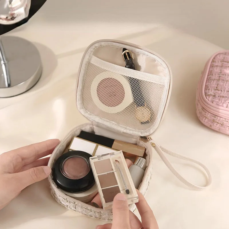 Portable Womens Mini Cosmetic Bags Girls Makeup Lipsticks Storage Pouch Sanitary Pads Data Cables Organizer Small Bag 240820