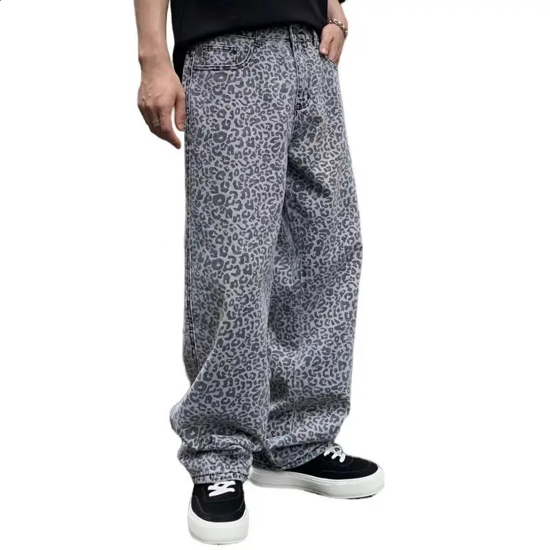 High-end Leopard Printed Jeans For Men Casual Straight Long Pants Light loose straight wide leg Washed Baggy Trousers Male 240821