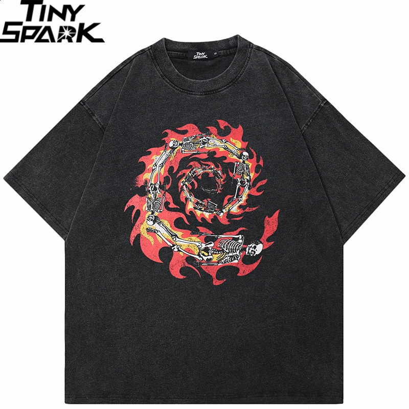 Hip Hop Streetwear Men TShirt Oversized Burning Skull Vintage Graphic T Shirt Cotton Washed Black Tshirt Unisex Tops Tees 240821