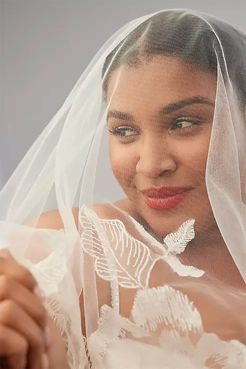Vintage Wedding Veil Appliques One Layer Long Chapel Length Veils Applique Edge With Comb Custom Made Bridal Accessories