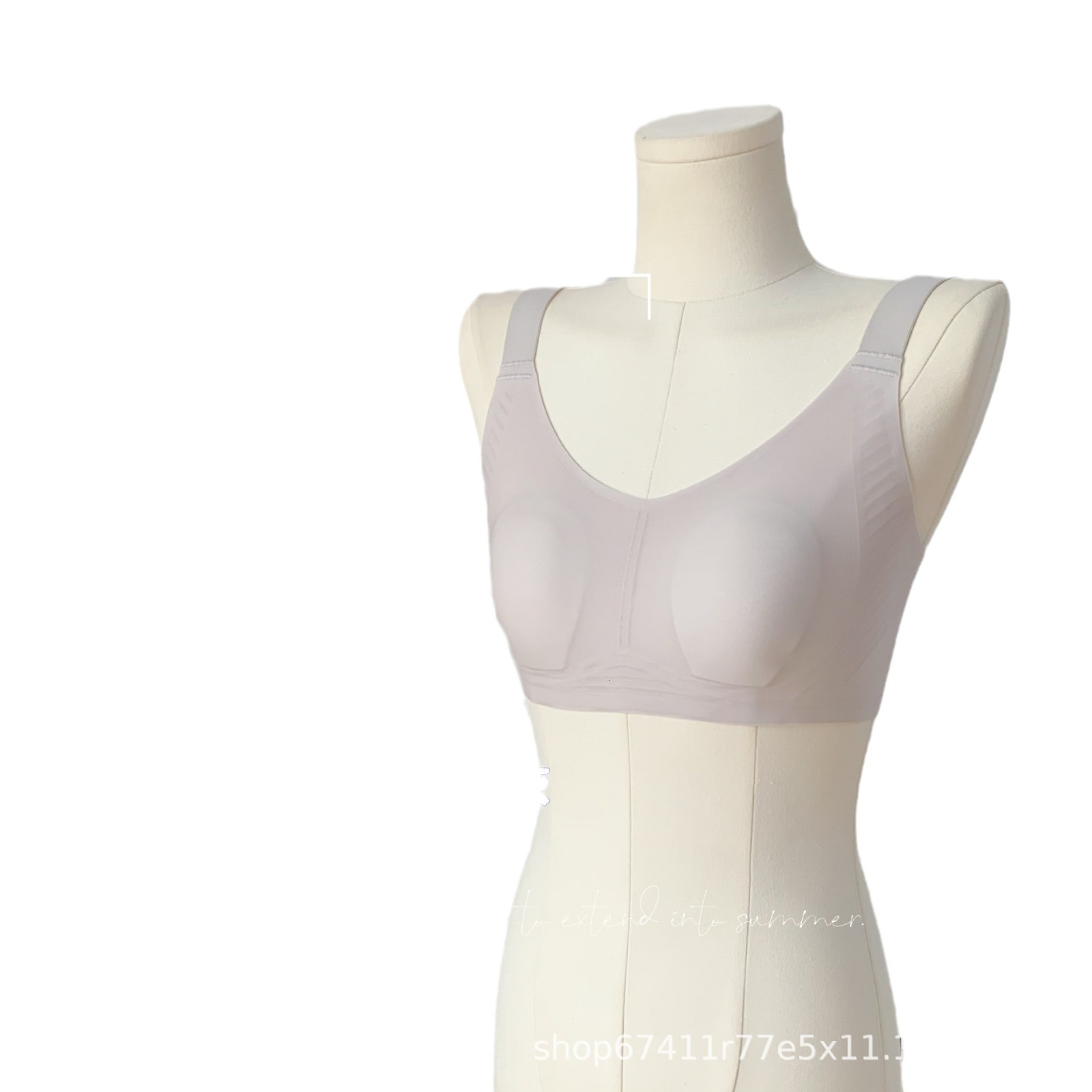 Big chest display, small underwear for women in summer, ultra-thin design, trace, rabbit ear cup, no steel ring, anti sagging breast collection, text 