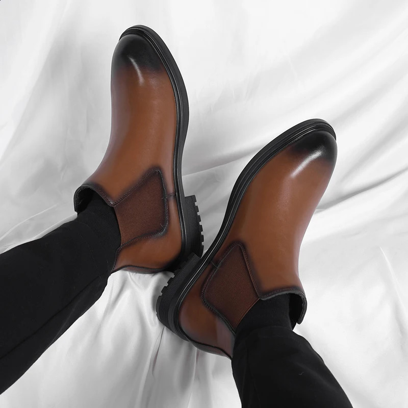 Fashionable Chelsea Mens Ankle Boots Thick soled Leather British Style Street Style Platform Chelsea Boots Slip Off Road Boots 240821