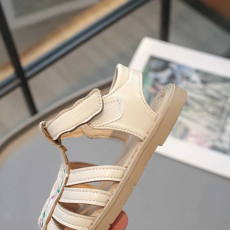 Summer girls sandals beige flower lightweight girls single shoes 0-6 years old fashionable girls sandals childrens shoes W240821