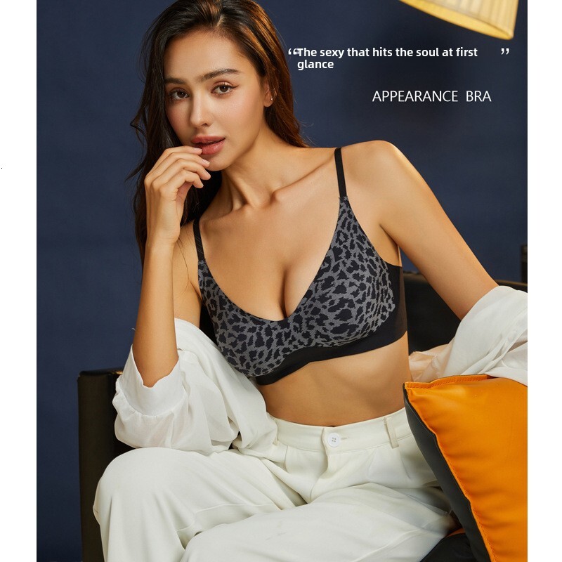 Untouched sexy lingerie for women in summer, thin cut, small chest gathered, top support, no steel ring, anti sagging, double breasted, beautiful back