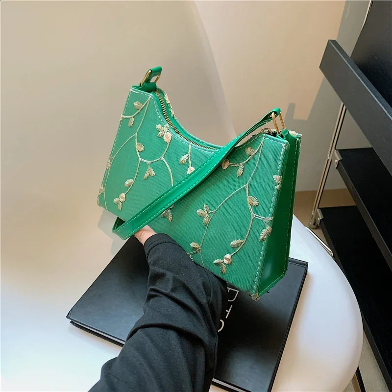 Summer Lace Floral Stitching Shoulder Bag for Women 2023 Soft PU Leather Underarm Bags Beach Travel Handbag Girls Small Tote 240820