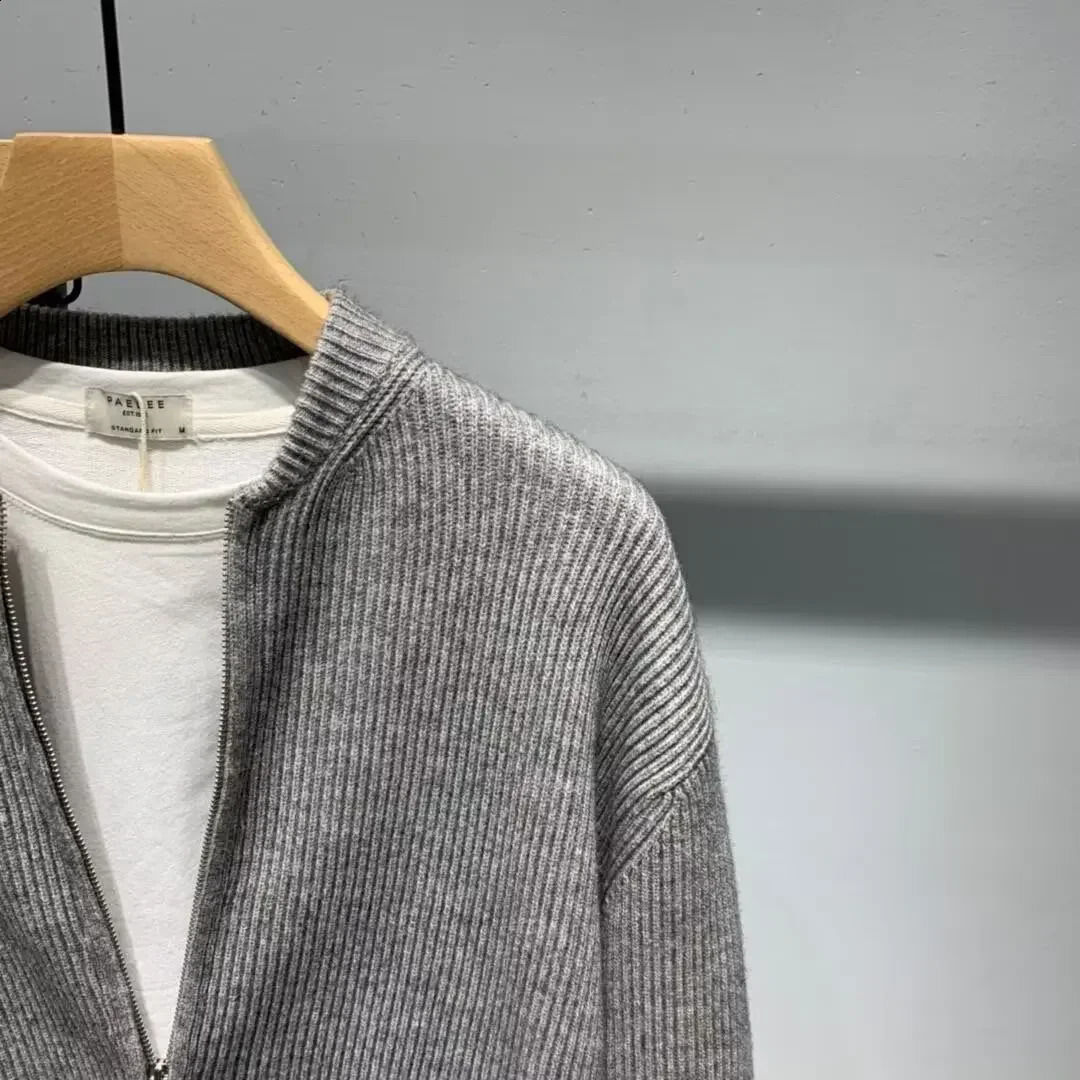 American Retro Casual Style V-Neck Knitted Sweater Cardigan Sweater Autumn And Winter Mens Solid Color Jacket 240821