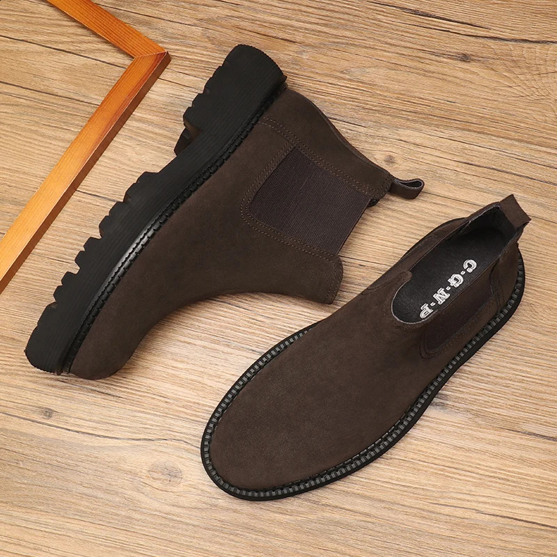 Mens Chelsea boots top of the line shoes sneakers matte cowhide platform shoes round workwear 240821