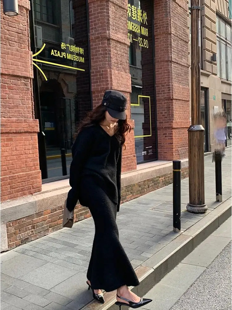 Lazy Style Sweater Set Skirt for Womens Autumn and Winter V-neck Pullover Knitted Sweater Top Half Skirt Fashion Two-piece Set 240820