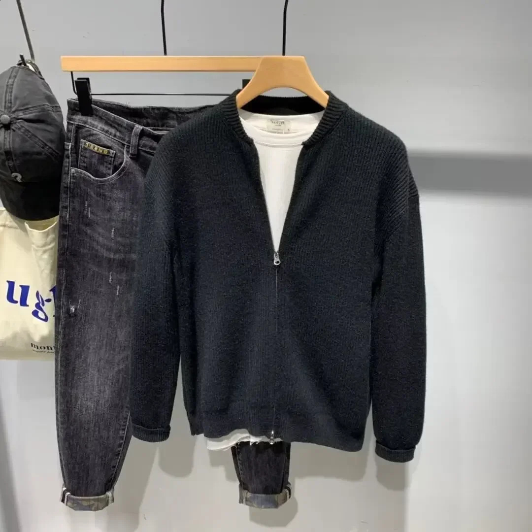 American Retro Casual Style V-Neck Knitted Sweater Cardigan Sweater Autumn And Winter Mens Solid Color Jacket 240821