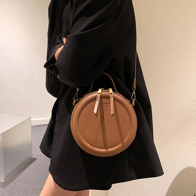 Solid color Crossbody Bag For Women Round Small Handbag Fashion Bags PU Leather Shoulder Female Zipper Purses 240821