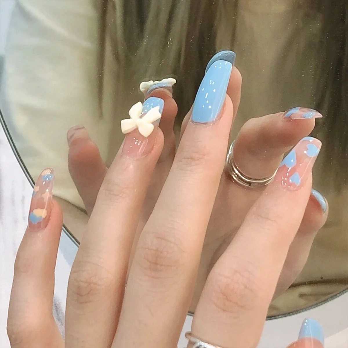 24Pcs/Set Women Girls Medium Coffin Shaped Blue French Heart Flower Yellow Bow Decoration Wearable Fake Nail Press on Nail ArtXJ241025