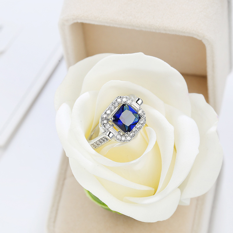 Classical Designer Luxury 18K White Gold Plated Blue Crystal Diamond Ring for Women Sapphire Rings Fashion Wedding Rings Bride Engagement Jewelry