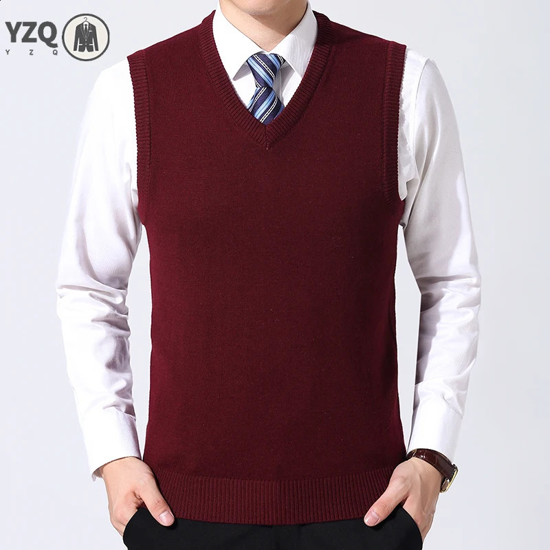 Mens casual sweater vest autumn and winter warm comfortable 240821