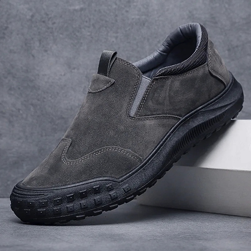 Fashionable mens sports shoes durable outdoor walking shoes casual sliding hiking shoes spring and autumn anti slip soft mens shoes 240821