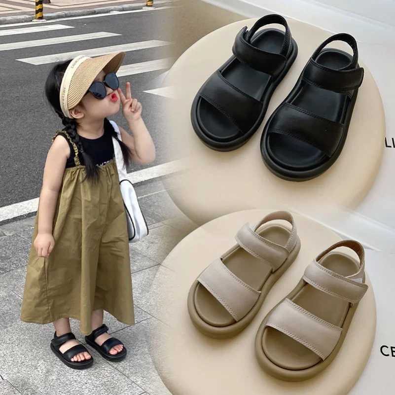 2024 Childrens Summer Sandals Boys and Girls Fashion Solid Color Hooked Sandals Baby Soft Breathable Shoes Childrens Summer Beach Sandals W240821