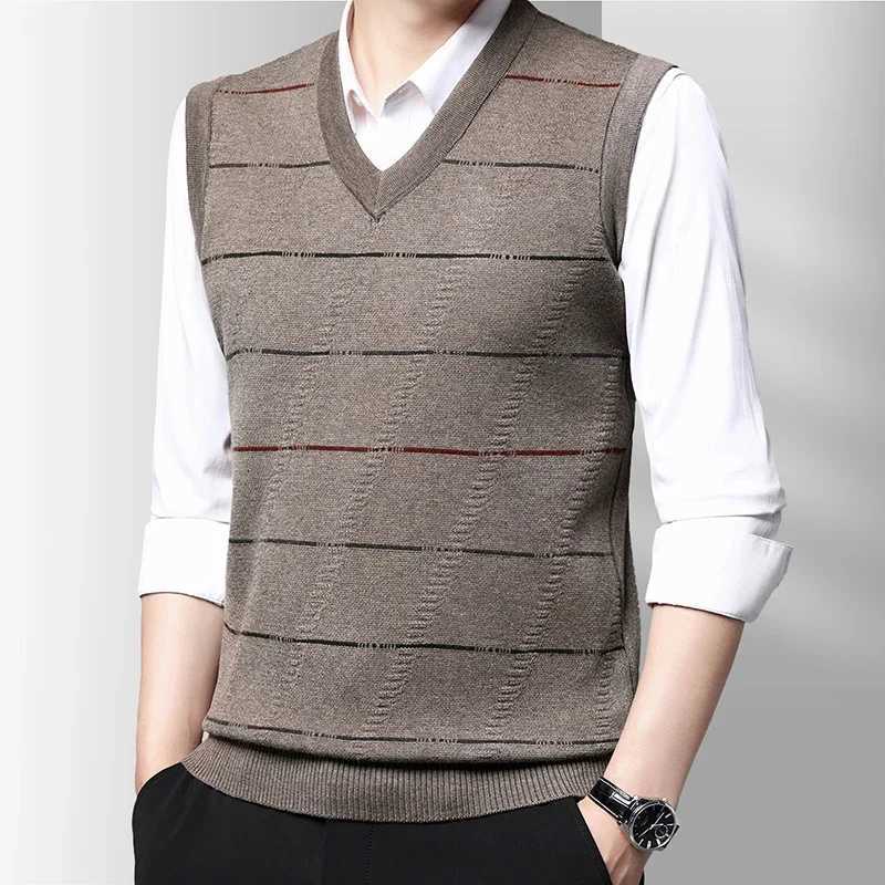 Mens Thickened Casual Sweater Tank Top Autumn and Winter Warm Mens VestXJ241221