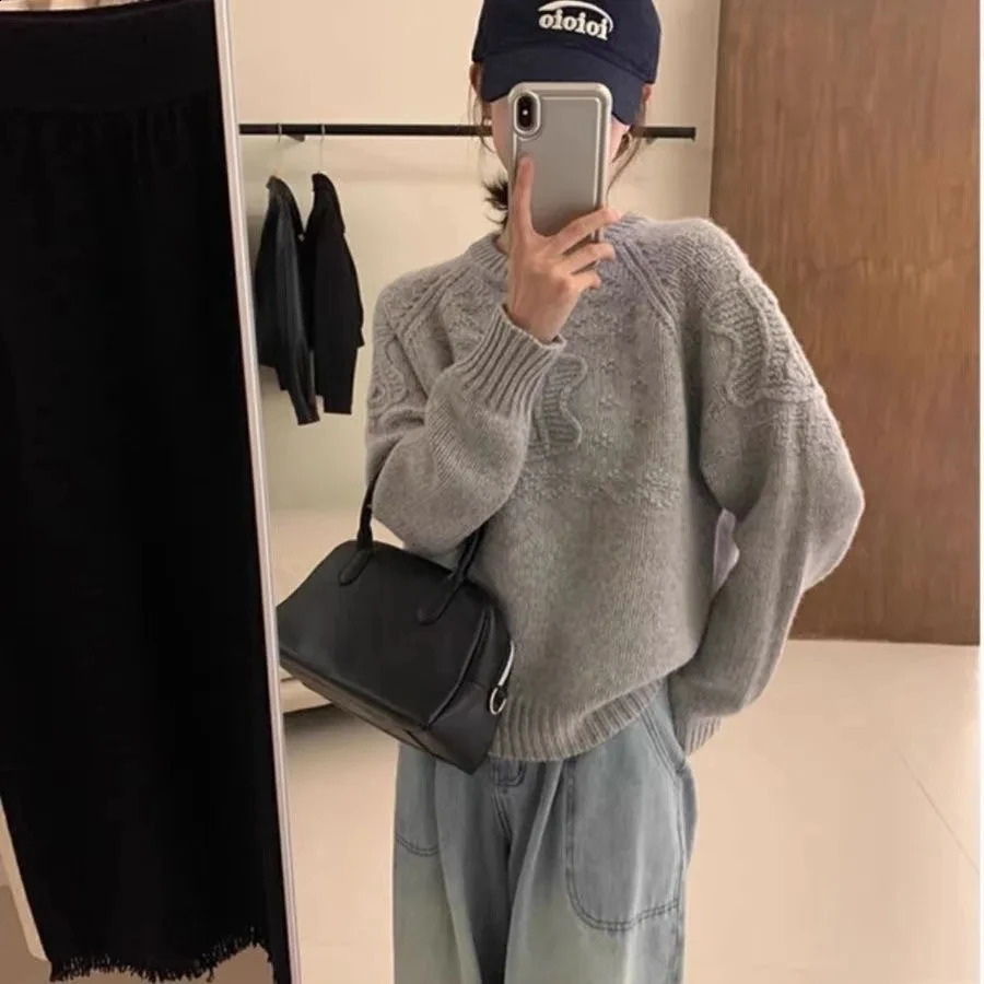 Autumn/winter 3D Knitted Sweater Top High-end Feel Age-reducing Loose-fit Pullover n Sensibility Sweater Jacket For Women 240820