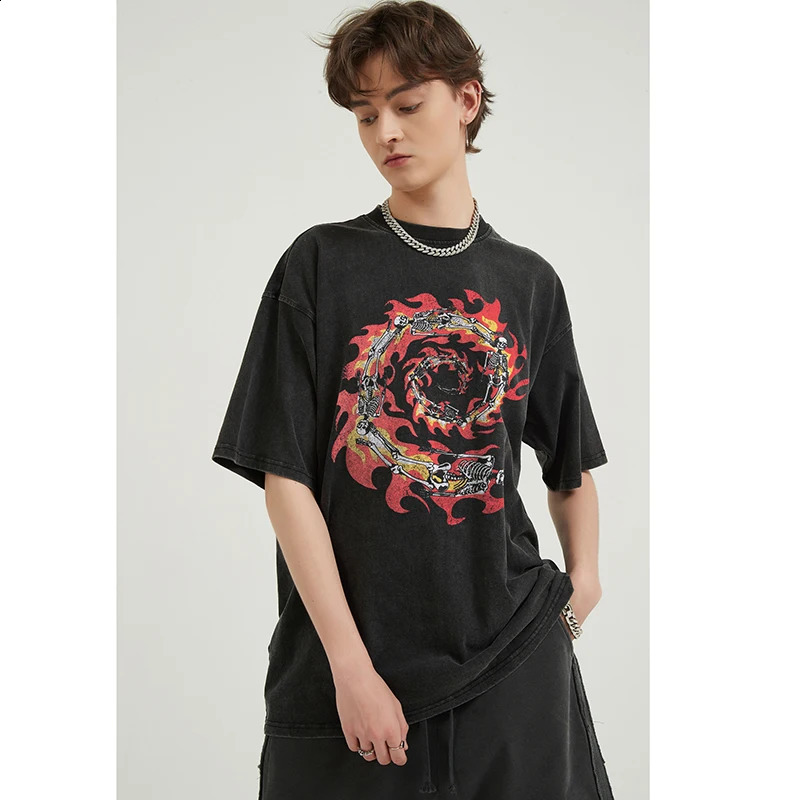 Hip Hop Streetwear Men TShirt Oversized Burning Skull Vintage Graphic T Shirt Cotton Washed Black Tshirt Unisex Tops Tees 240821