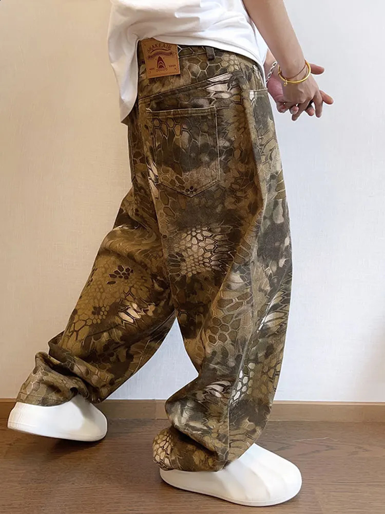 Spring Autumn Vintage Serpentine Print Camouflage Pants Mens Loose Casual Wide Leg Jeans Male Trend Retro Streetwear 240821