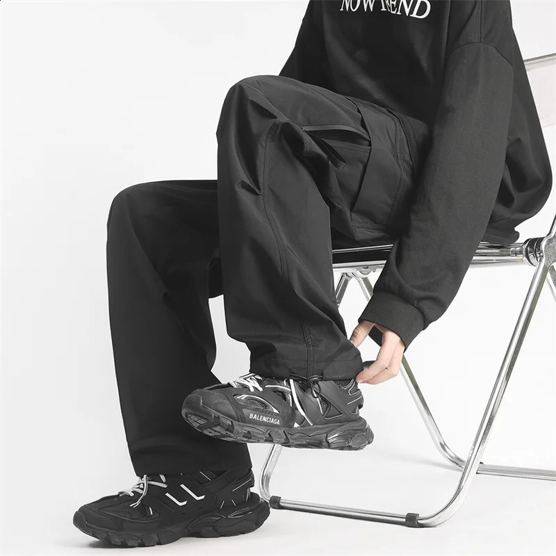 Autumn mens cargo pants casual hiphop multi pocket Trouser Streetwear Techwear sports functional bag Pantalones hombre 240821