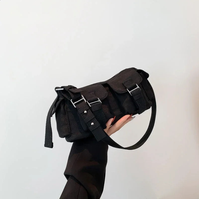Solid color zipper nylon womens shoulder bag simple casual 2024 selling womens bag 240820