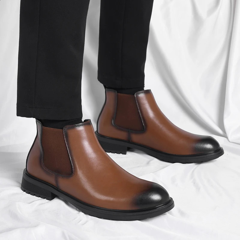 Fashionable Chelsea Mens Ankle Boots Thick soled Leather British Style Street Style Platform Chelsea Boots Slip Off Road Boots 240821