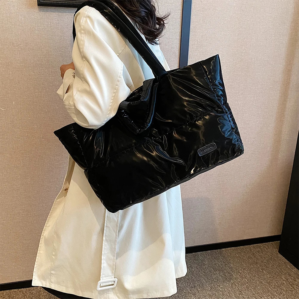 Cotton Padded Shoulder Bag for Women Puffer Tote Bag Quilted Puffy Handbag Purse Large Tote Cloud Bag Female Casual Shopping Bag 240821