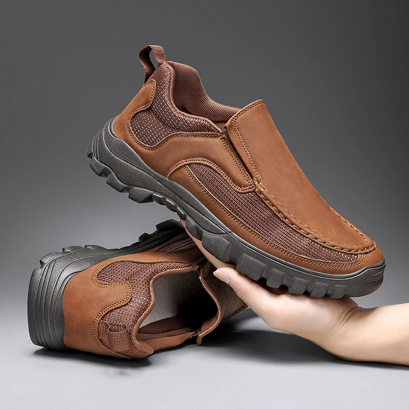 Outdoor mens sports shoes handmade leather casual shoes mens skate boots breathable lightweight flat shoes selling platform 240821