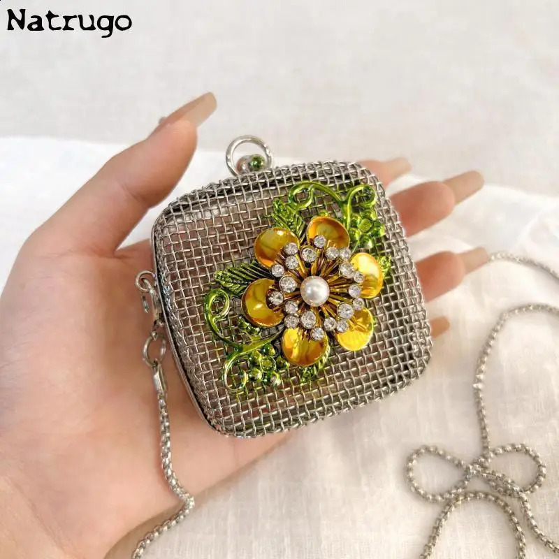 Mini Evening Bag Diamond Hollow Out Crossbody Bags For Party Metal Chain Lipstick Wallet Box Bag 240823