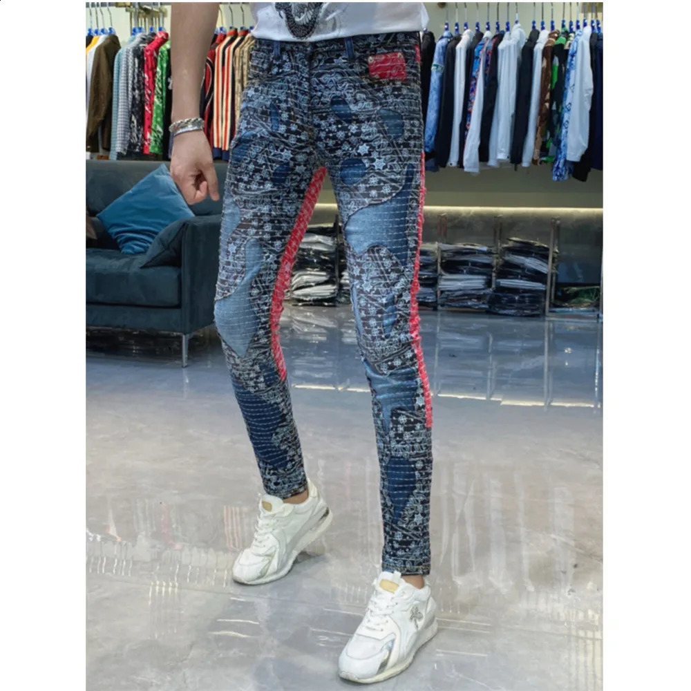 Mens Trendy Contrast Black Red Irregular Patch Pants Fashion Paisley Print Trousers TOP Stitching Embroidery Slim Fit Jeans 240821