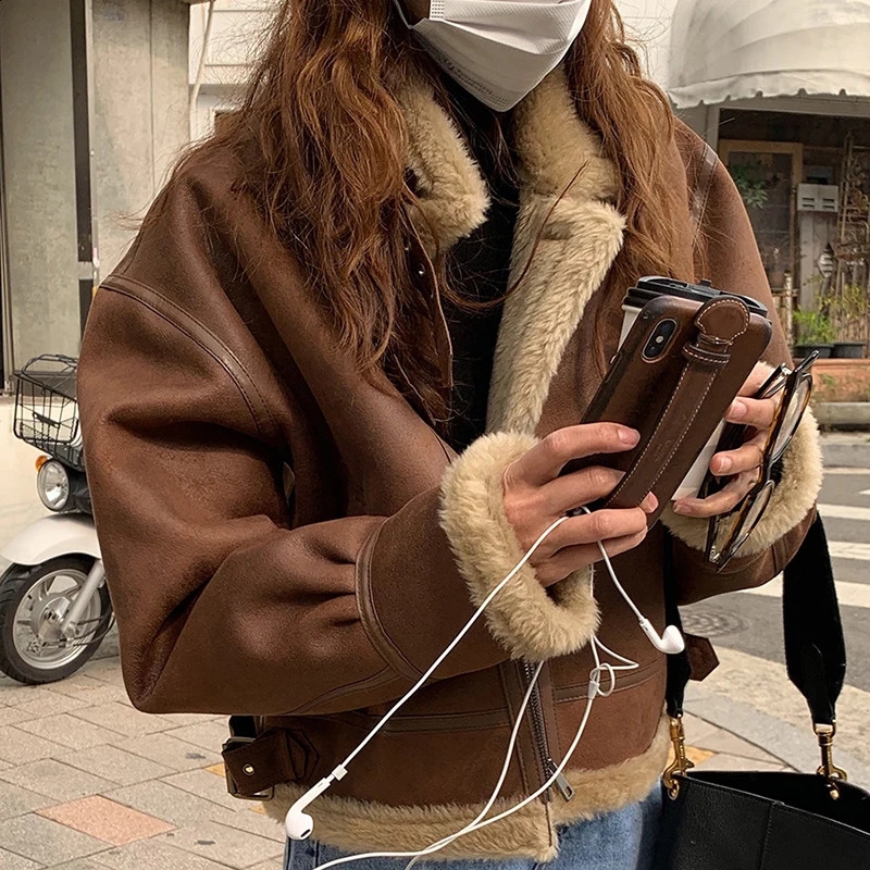 Vintage Jacket Sheepskin Coat Deerskin Brown Jacket WomenS Winter Fur Comprehensive Motorcycle Suit WomenS Loose Stre 240820