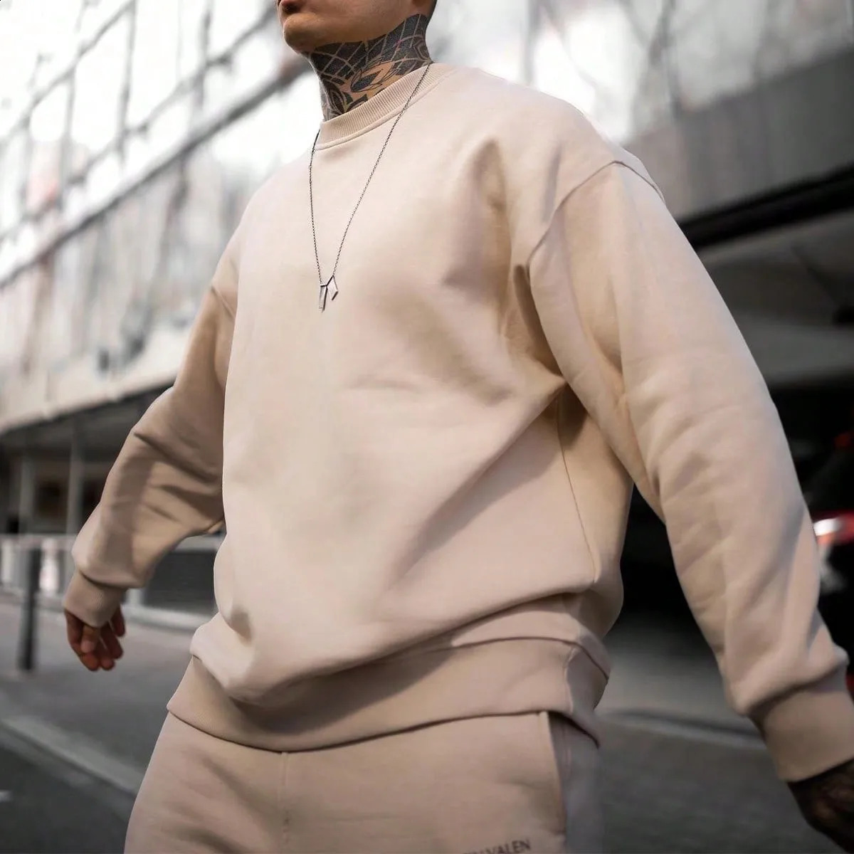 Mens Autumn And Winter Casual And Versatile Solid Color Long Sleeve Crewneck Sweatshirt 240821